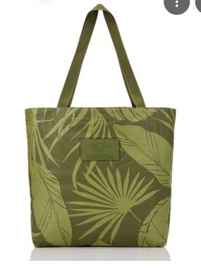 ALOHA Collection Olive Leaf Print Tote in Two-Tone Green